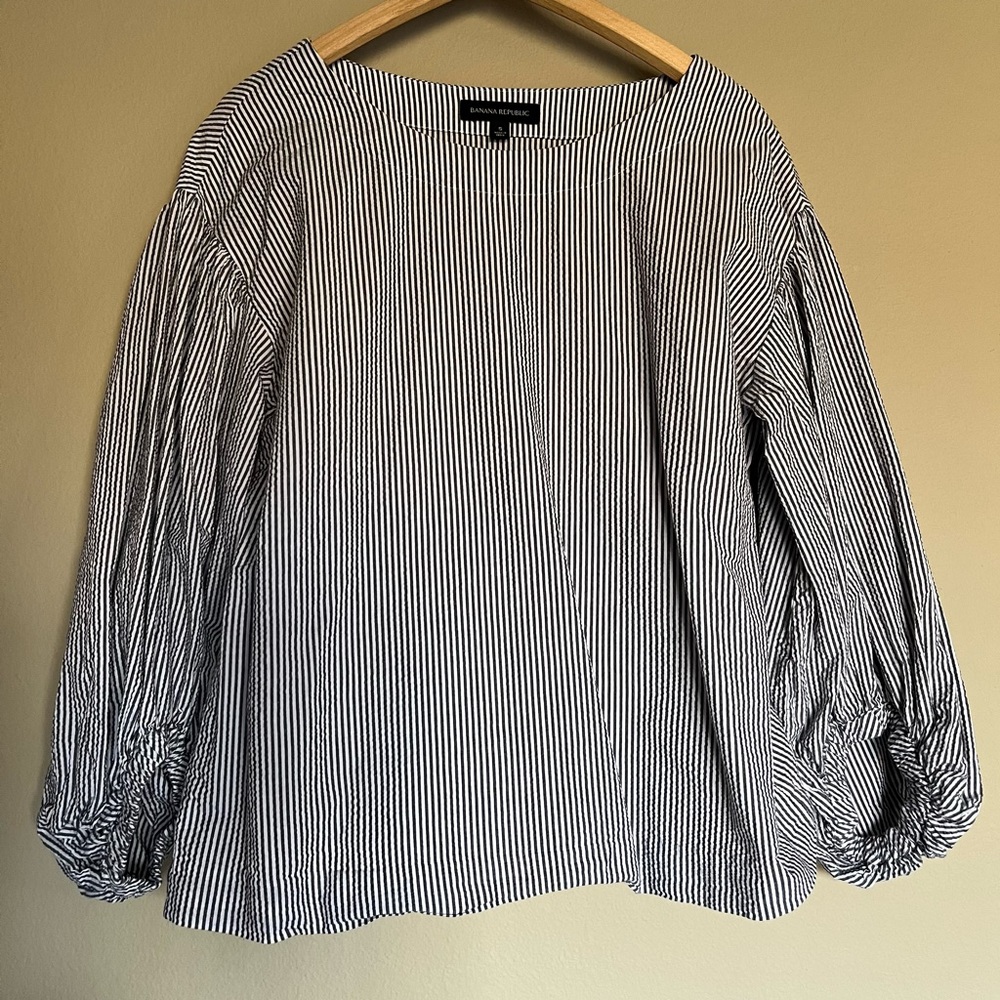 Banana Republic White/Grey Striped Top Small